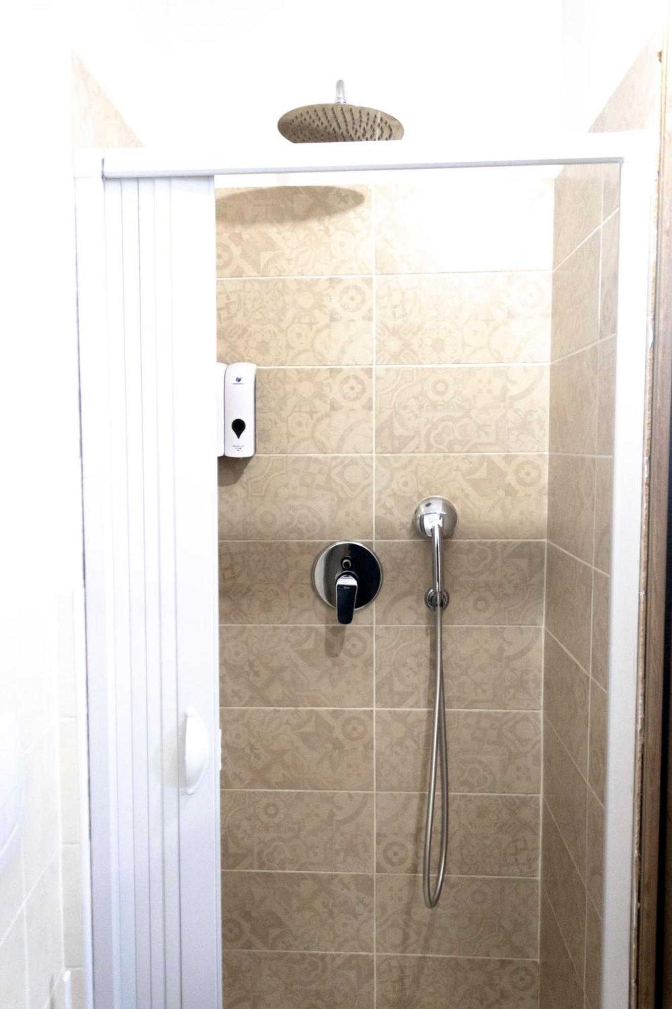 Sassari-Centro Elegante Appartamento Con Wifi E Netflix Ngoại thất bức ảnh