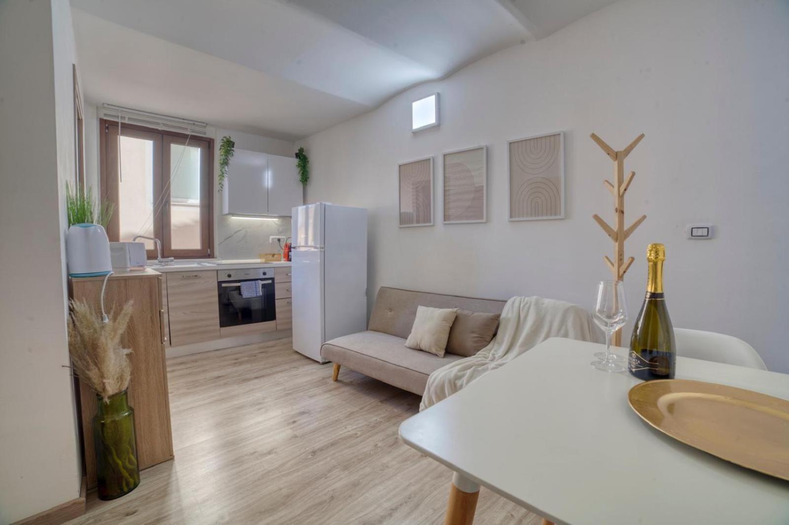 Sassari-Centro Elegante Appartamento Con Wifi E Netflix Ngoại thất bức ảnh